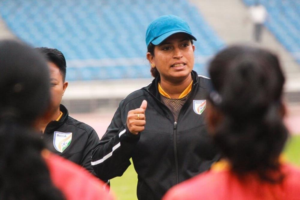 The Weekend Leader - Indian womens football team head coach Maymol Rocky quits